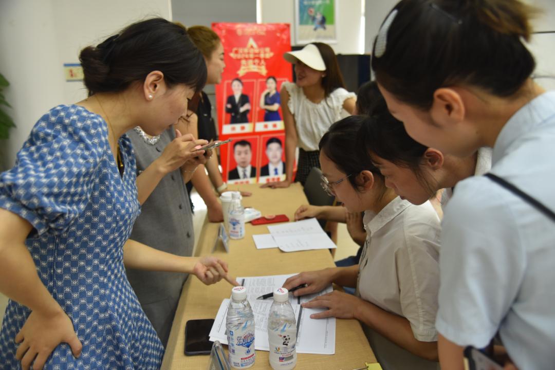 健康家庭建设丨德阳市妇联开展女性健康知识科普活动