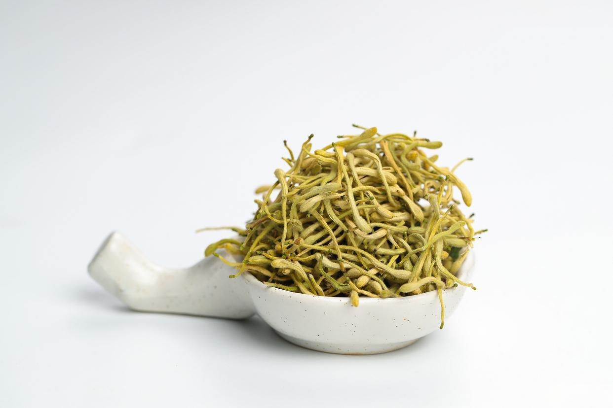 炎炎夏日 喝金银花茶最搭