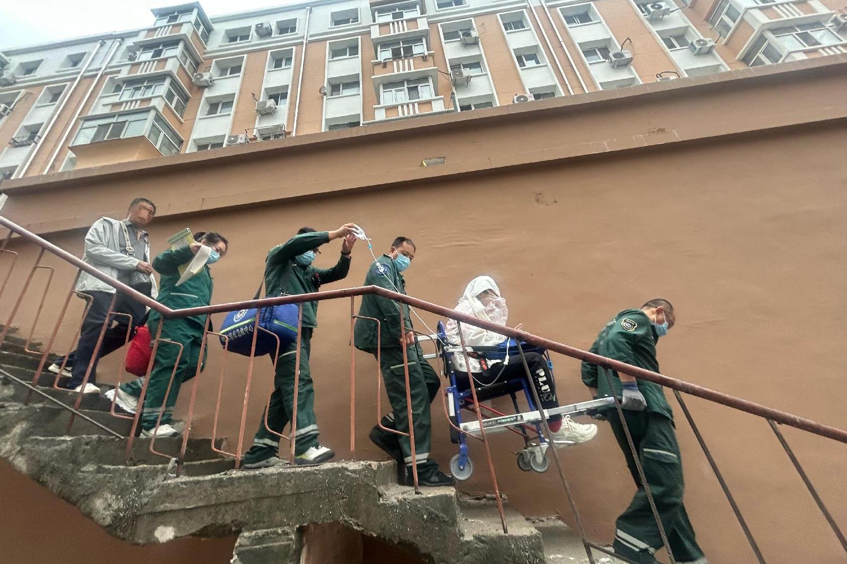 社会眼｜风雨中的“生命摆渡人”：120急救人员的一天