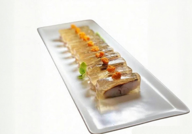 柴火灶熬出鱼冻鲜滋味