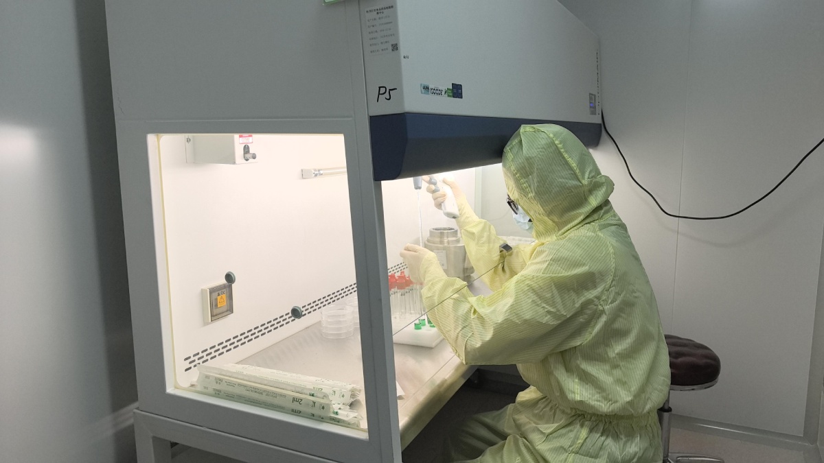 校地携手探新路 产教融合育匠才